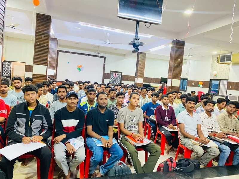 ‘सिवनी की उड़ान’ से प्रतियोगी परीक्षाओं की तैयारी को मिल रही नई दिशा335 युवतियों और 220 युवकों सहित 555…